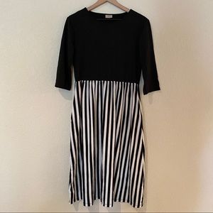 Jade Mackenzie - black/white striped midi dress XL